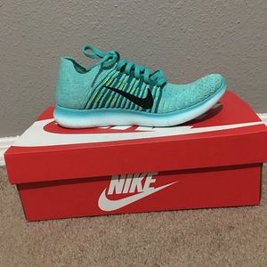 Nike FREE RN FLYKNIT size 8